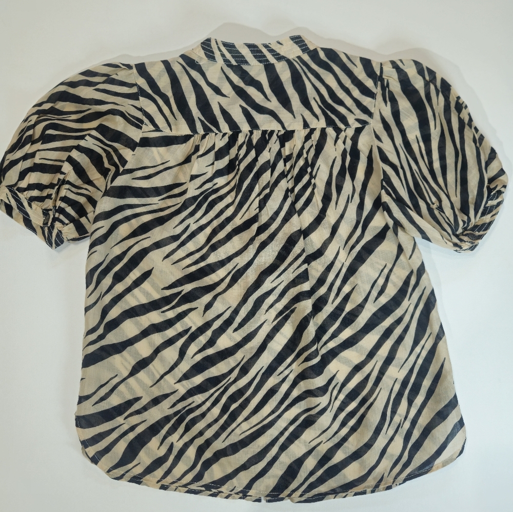 Banana Republic Zebra Print Blouse Womens‎ XXS Cream Black Button Down - Picture 2 of 7